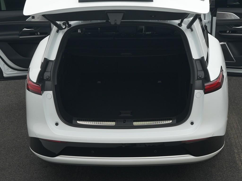 Xpeng G9