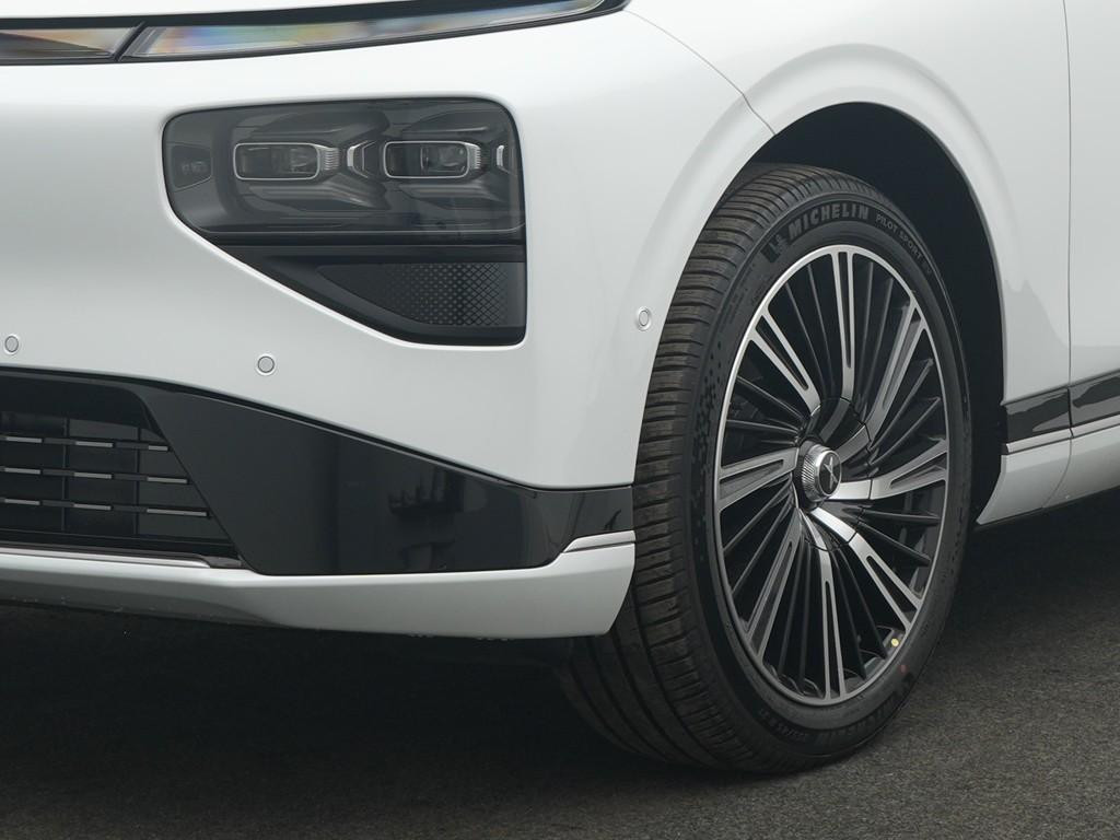 Xpeng G9