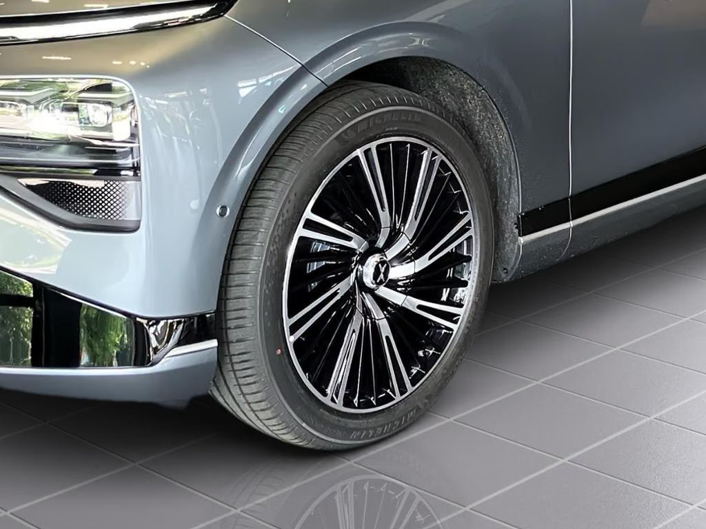 Xpeng G9