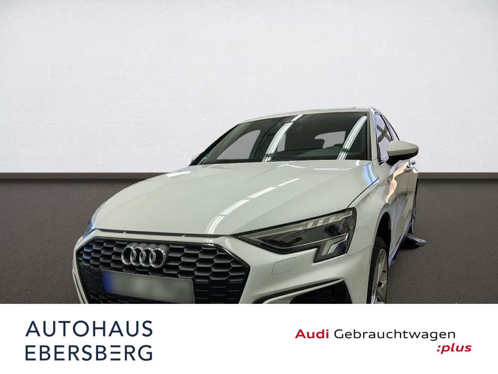 Audi A3 Sportback Sedan S-Line 35 TFSI
