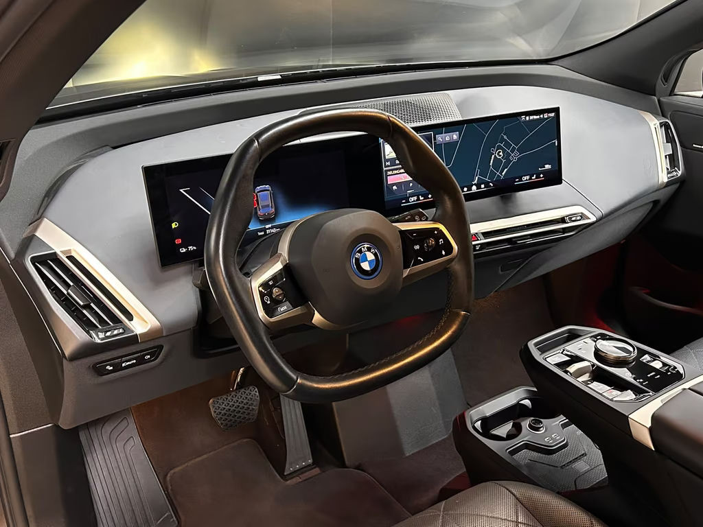 BMW iX