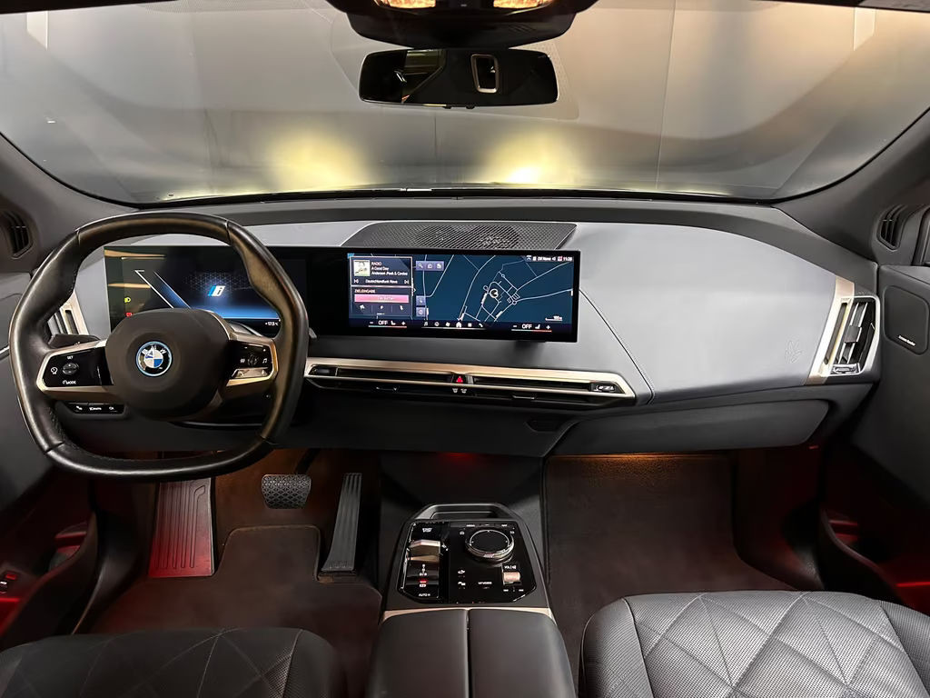 BMW iX