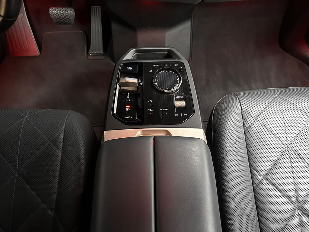 BMW iX