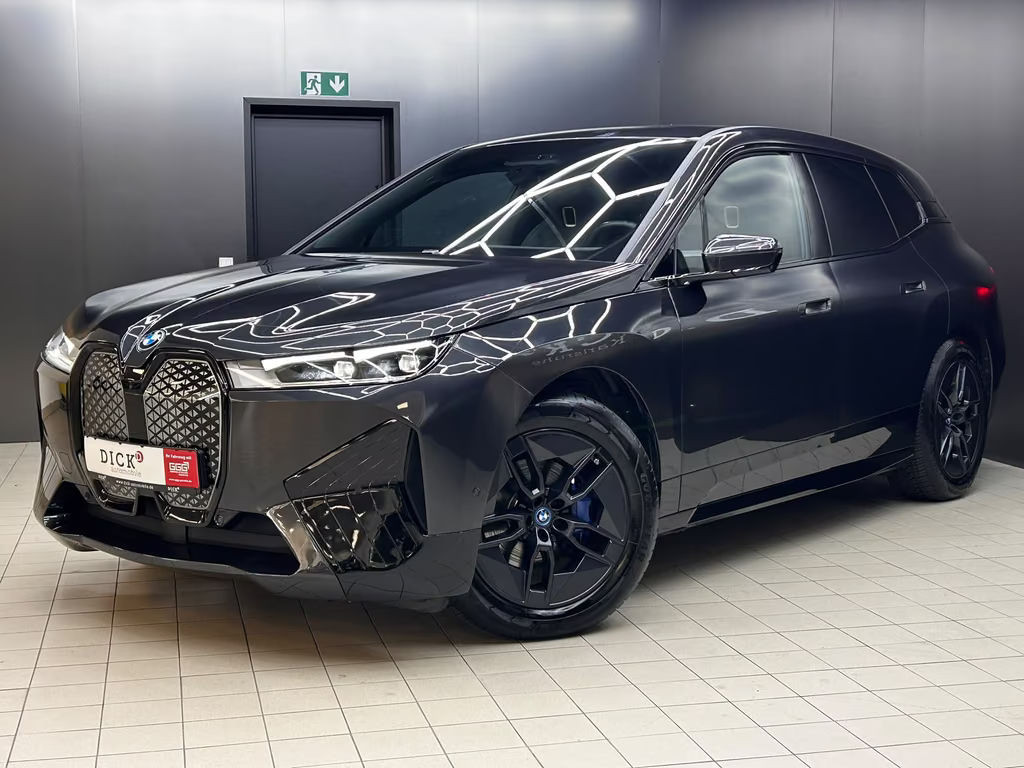 BMW iX