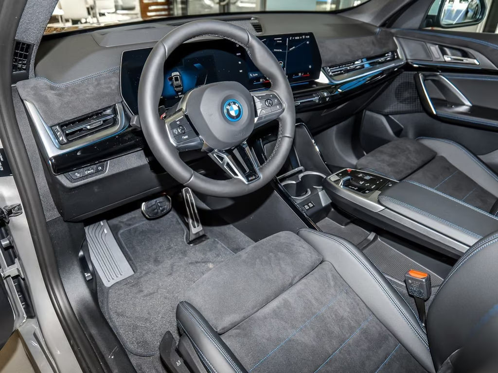 BMW iX1
