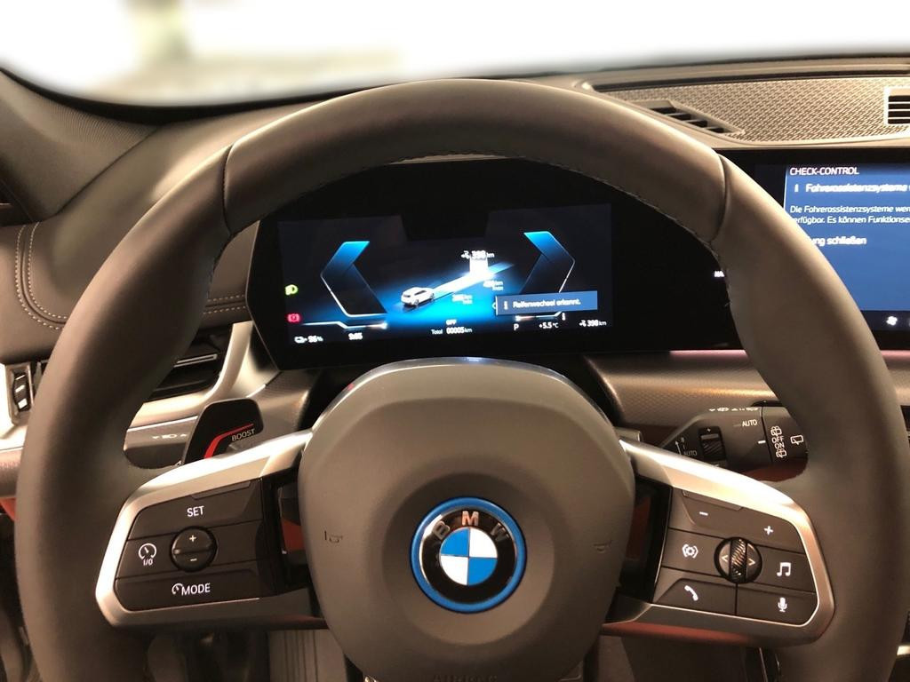 BMW iX1