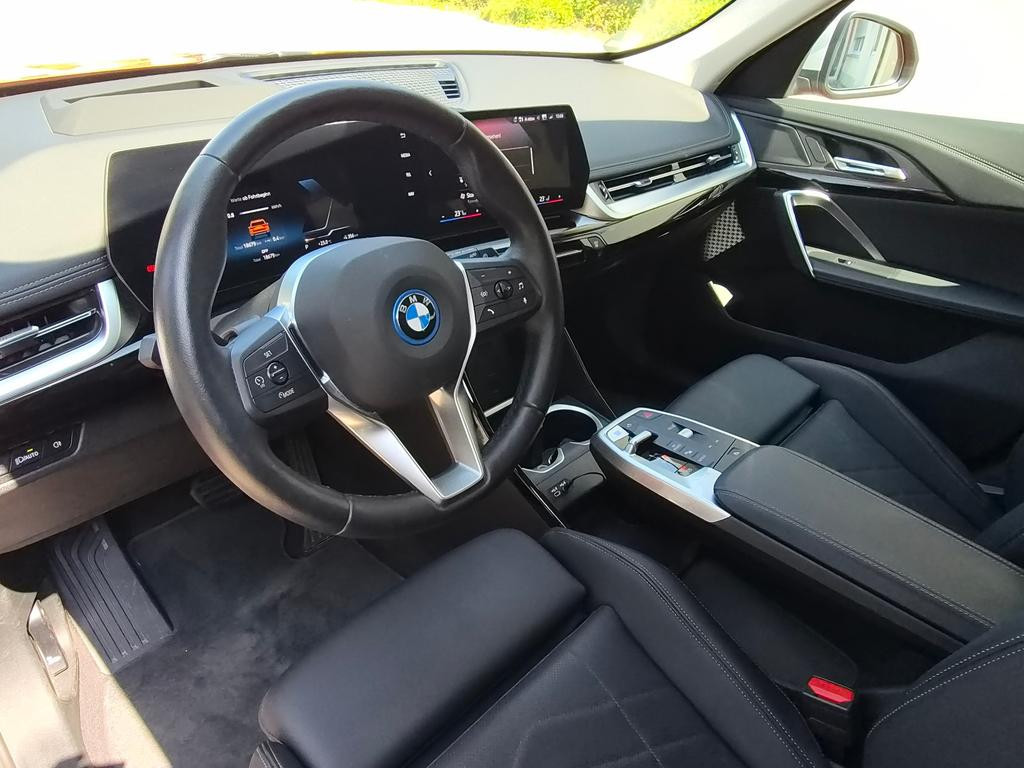 BMW iX1