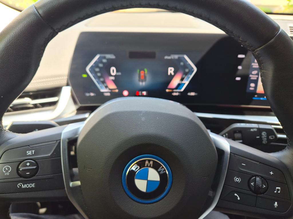 BMW iX1