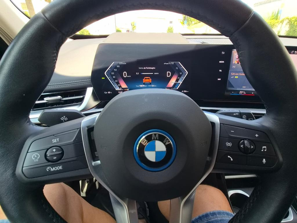 BMW iX1
