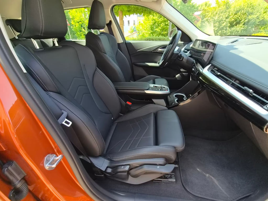 BMW iX1