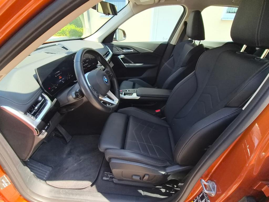BMW iX1