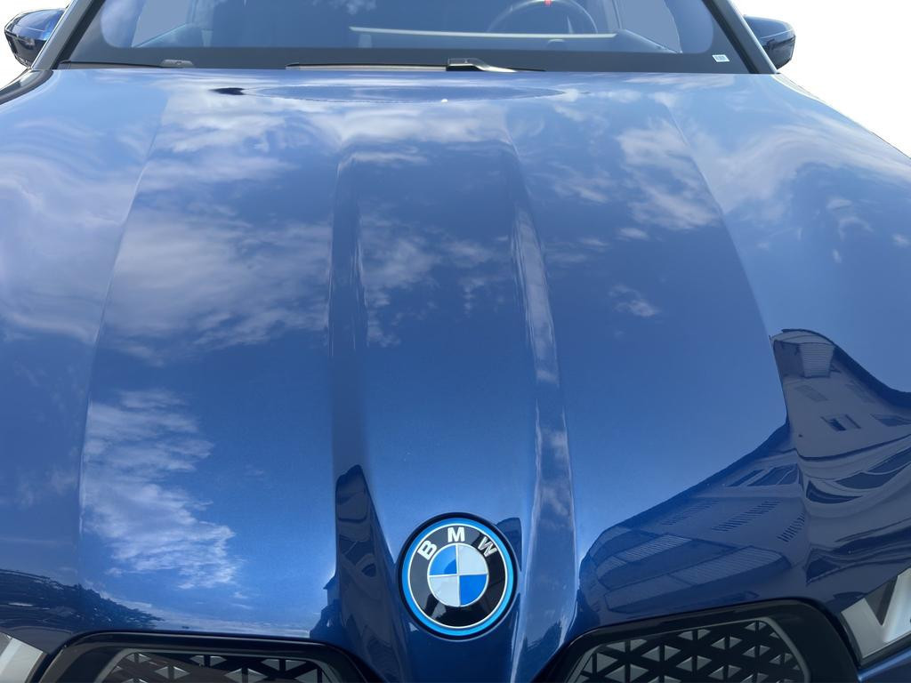 BMW iX