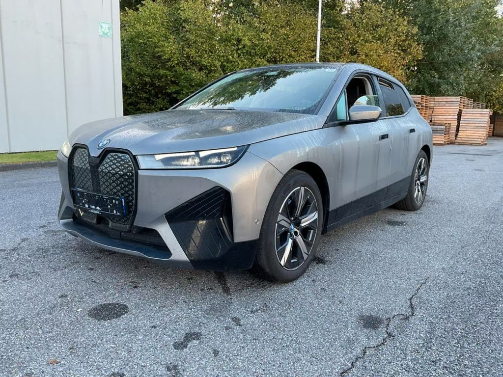 BMW iX xDrive40