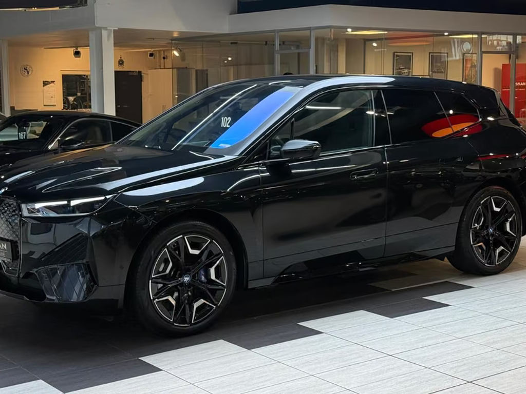 BMW iX