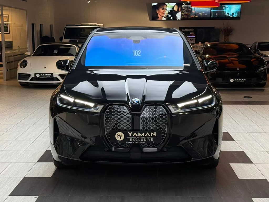 BMW iX