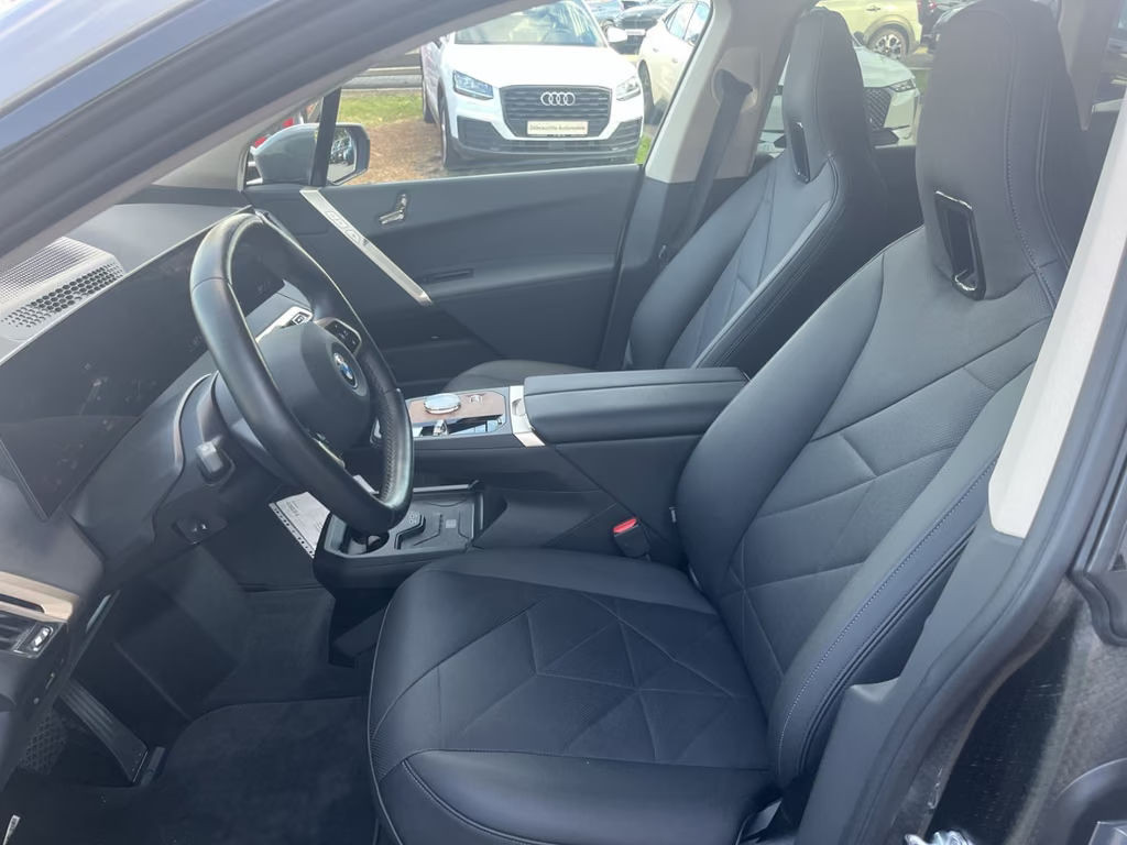 BMW iX
