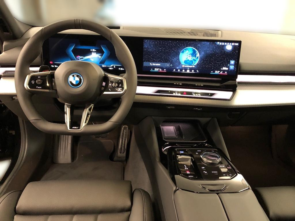 BMW i5