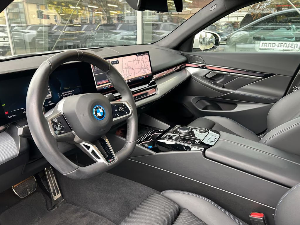 BMW i5
