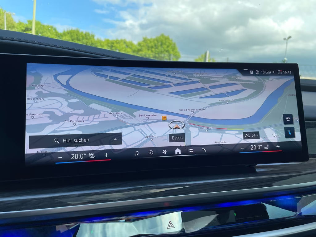 BMW i7