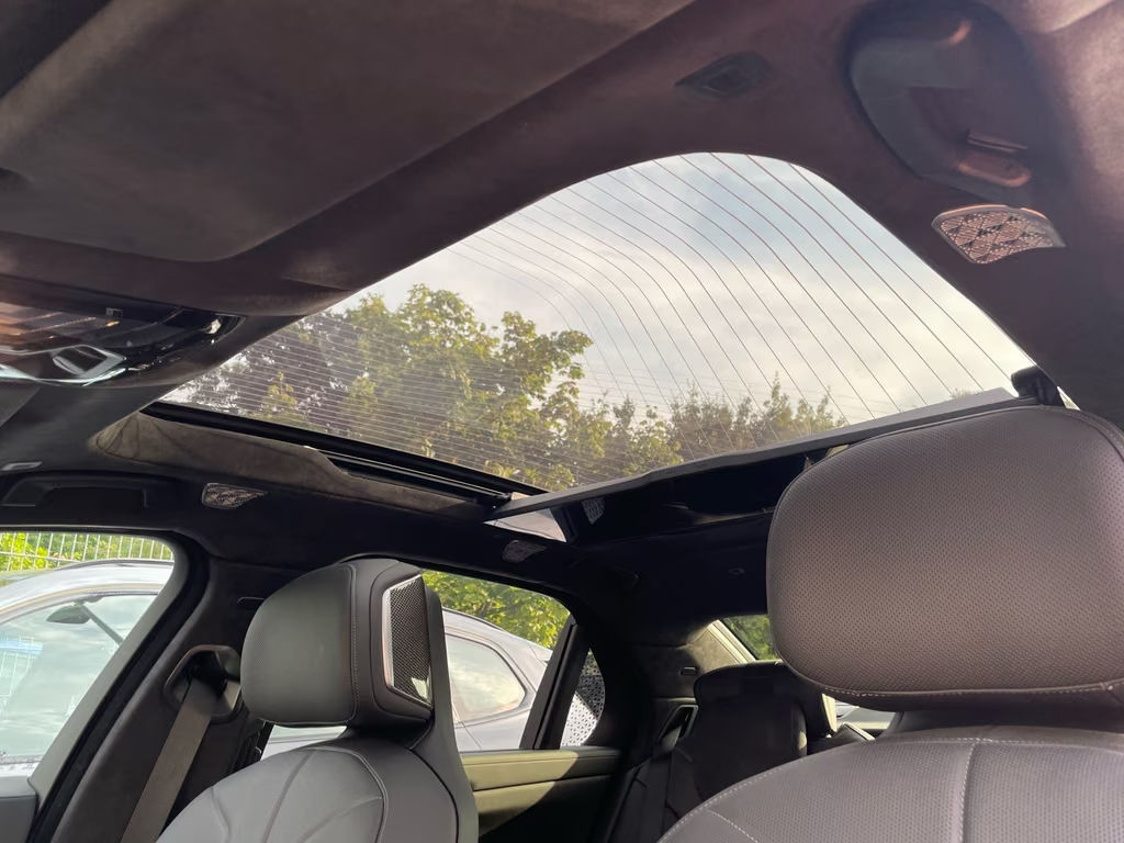 BMW i7