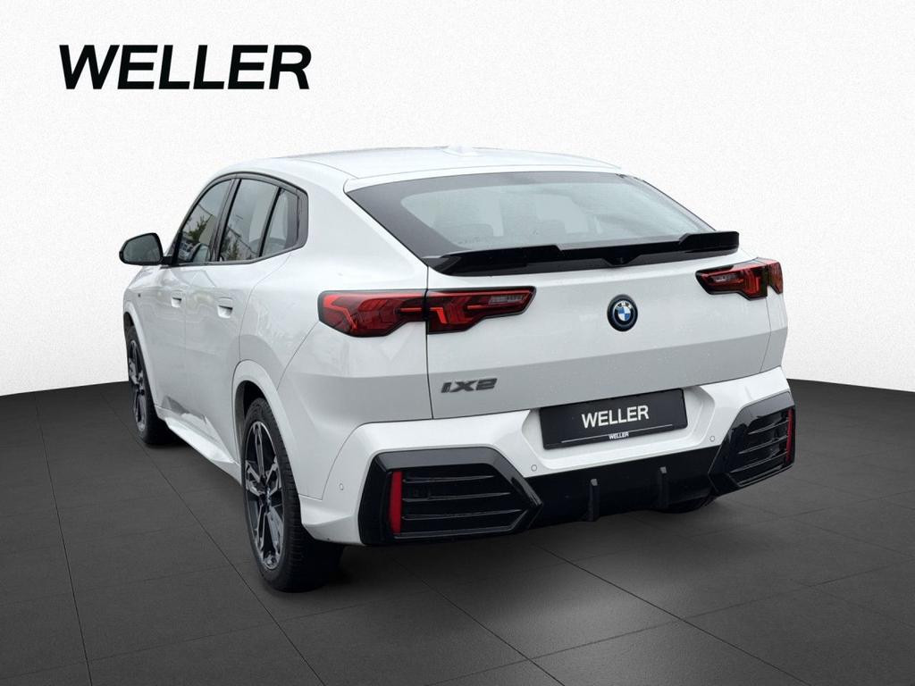 BMW iX2