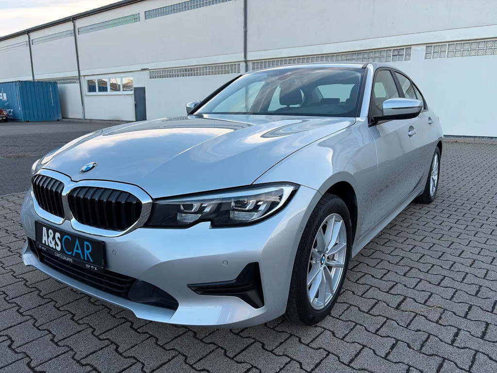 BMW 3 Serie 330 Advantage pakket Sedan 330i
