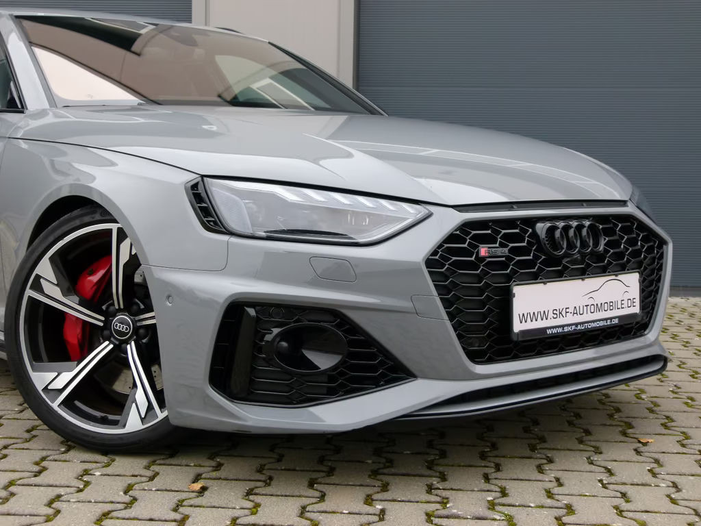 Audi RS4
