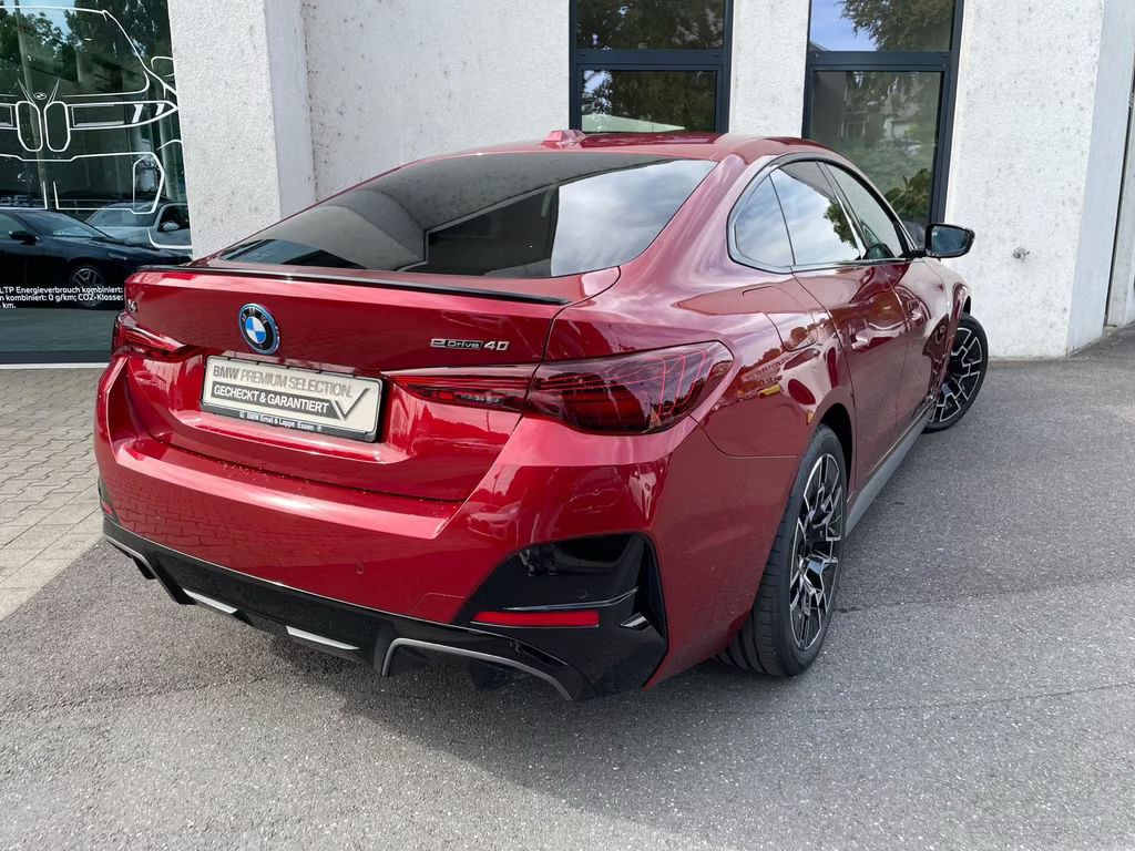 BMW i4