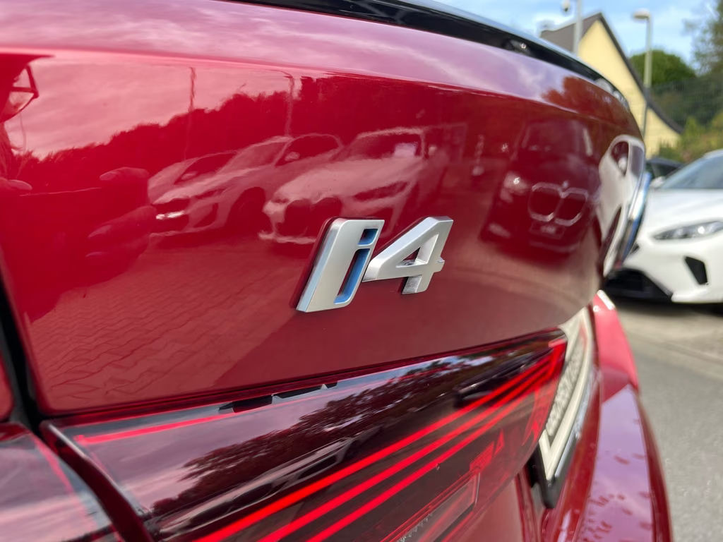 BMW i4