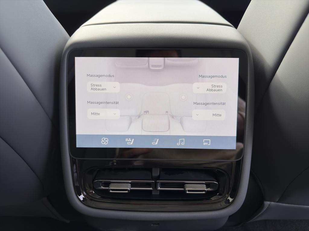 Xpeng P7