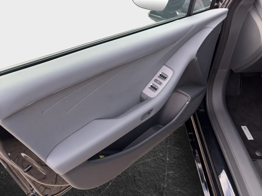 Xpeng P7
