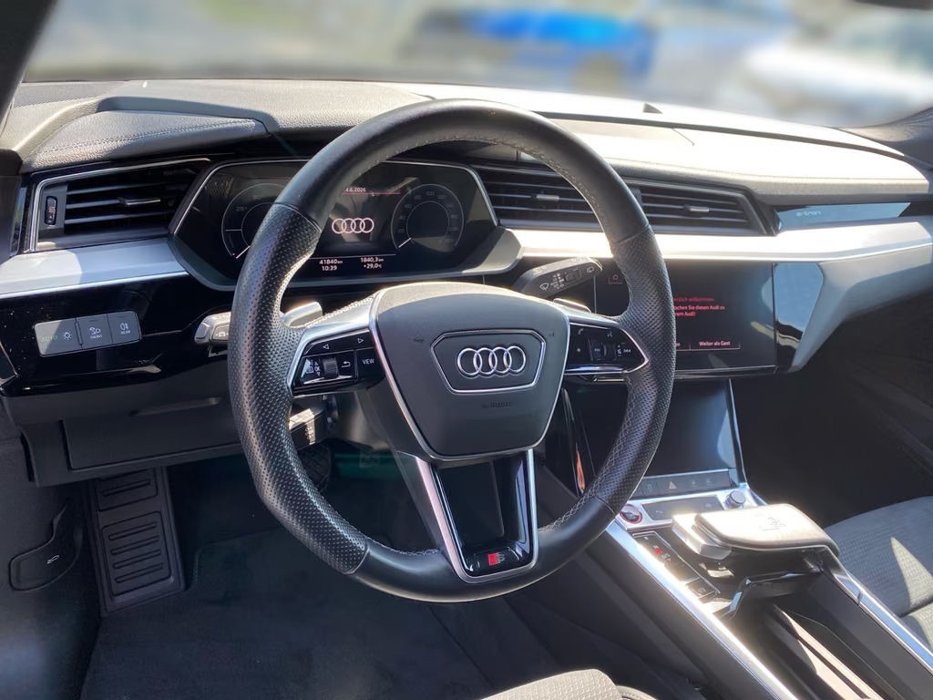 Audi e-tron