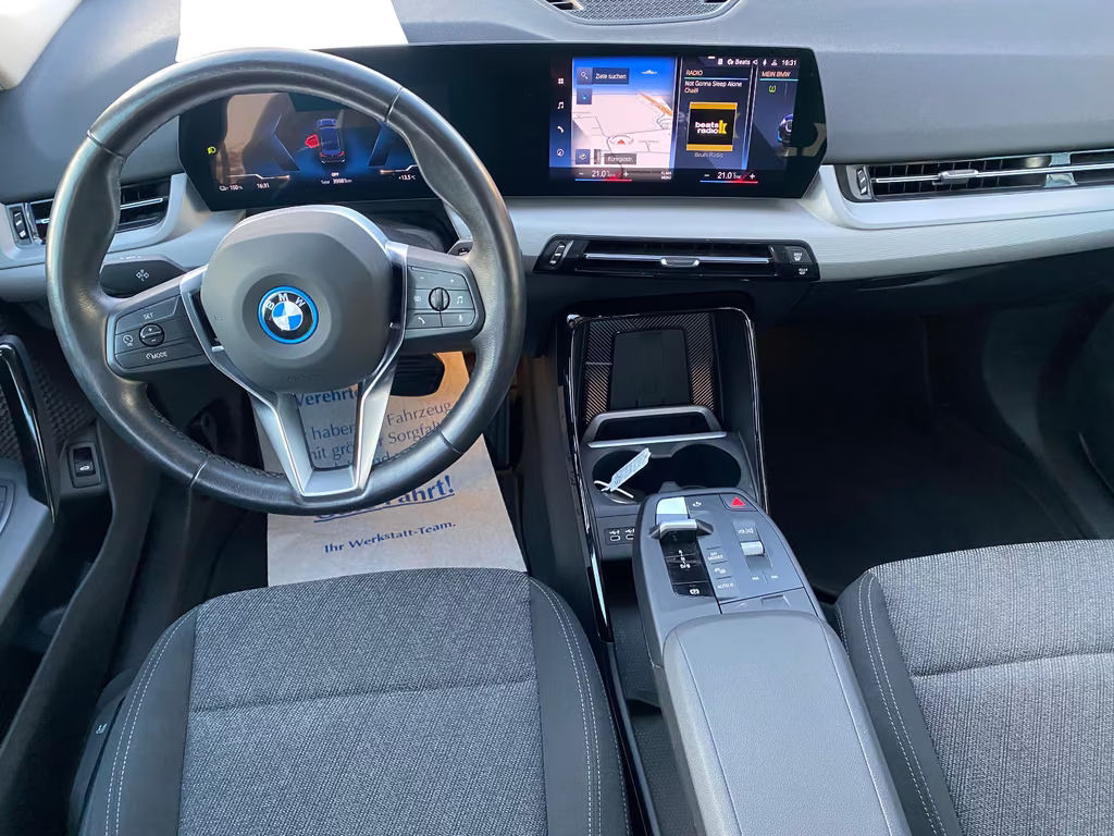 BMW iX1
