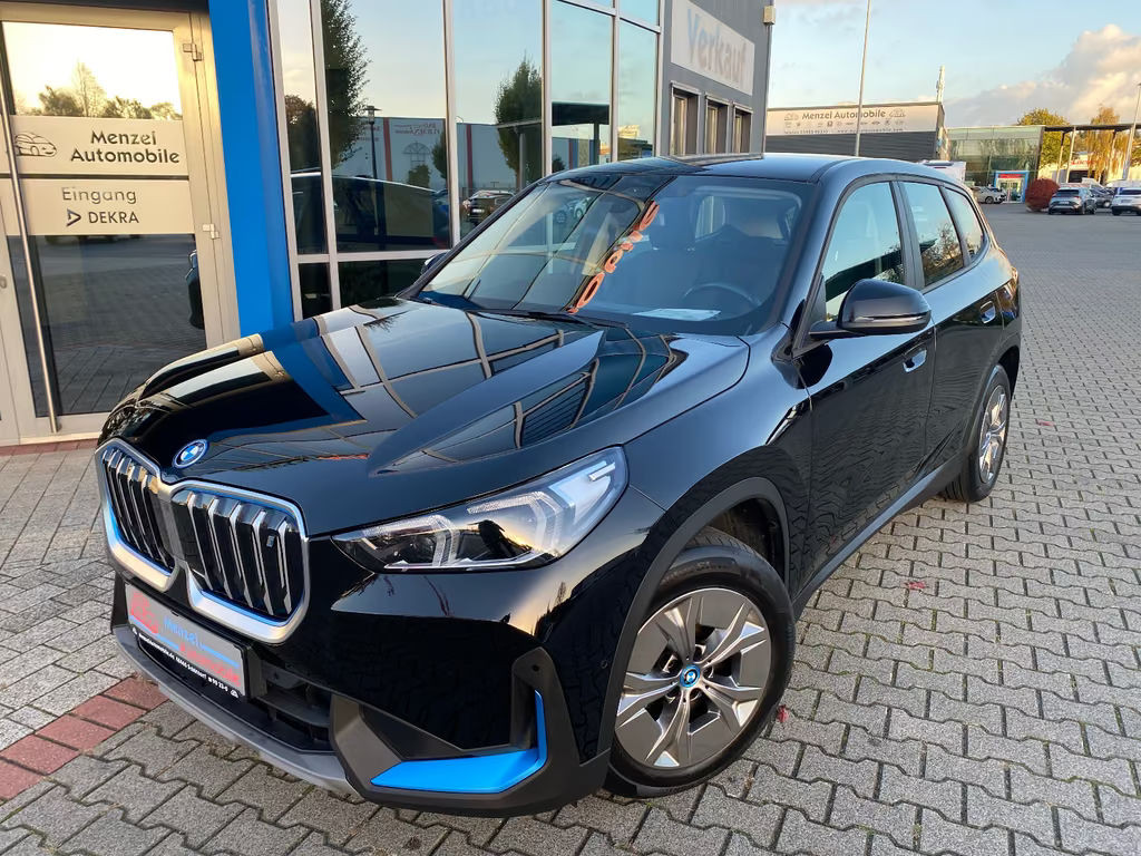 BMW iX1