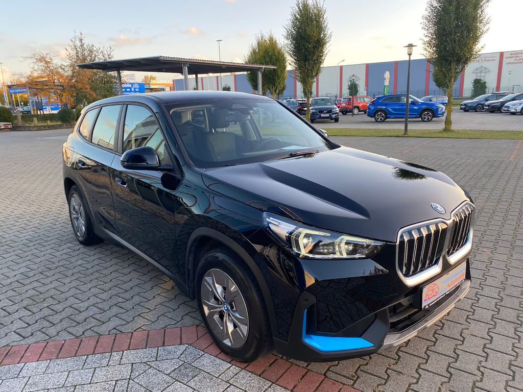 BMW iX1