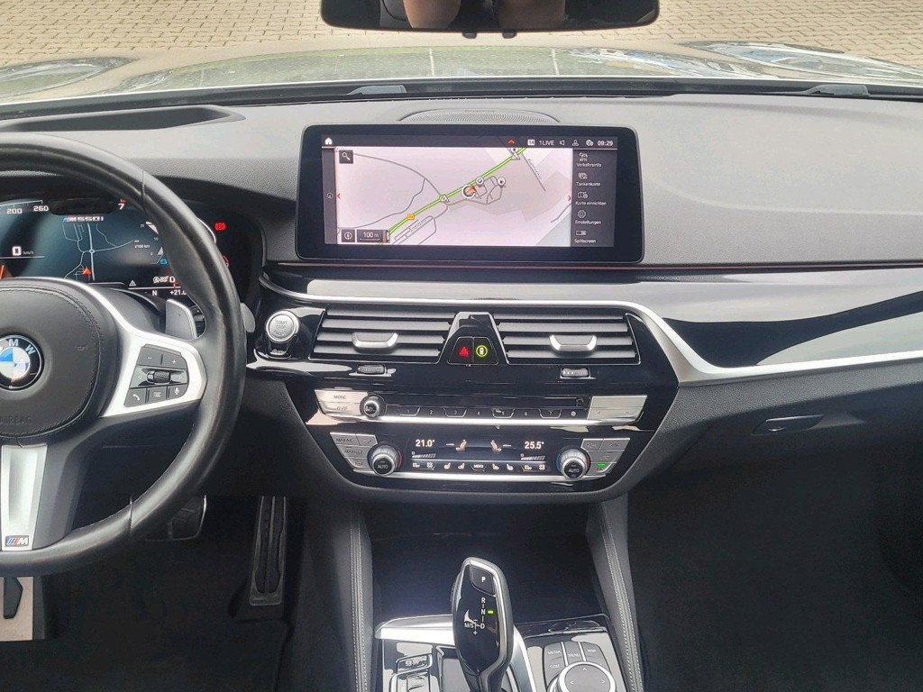 BMW M550