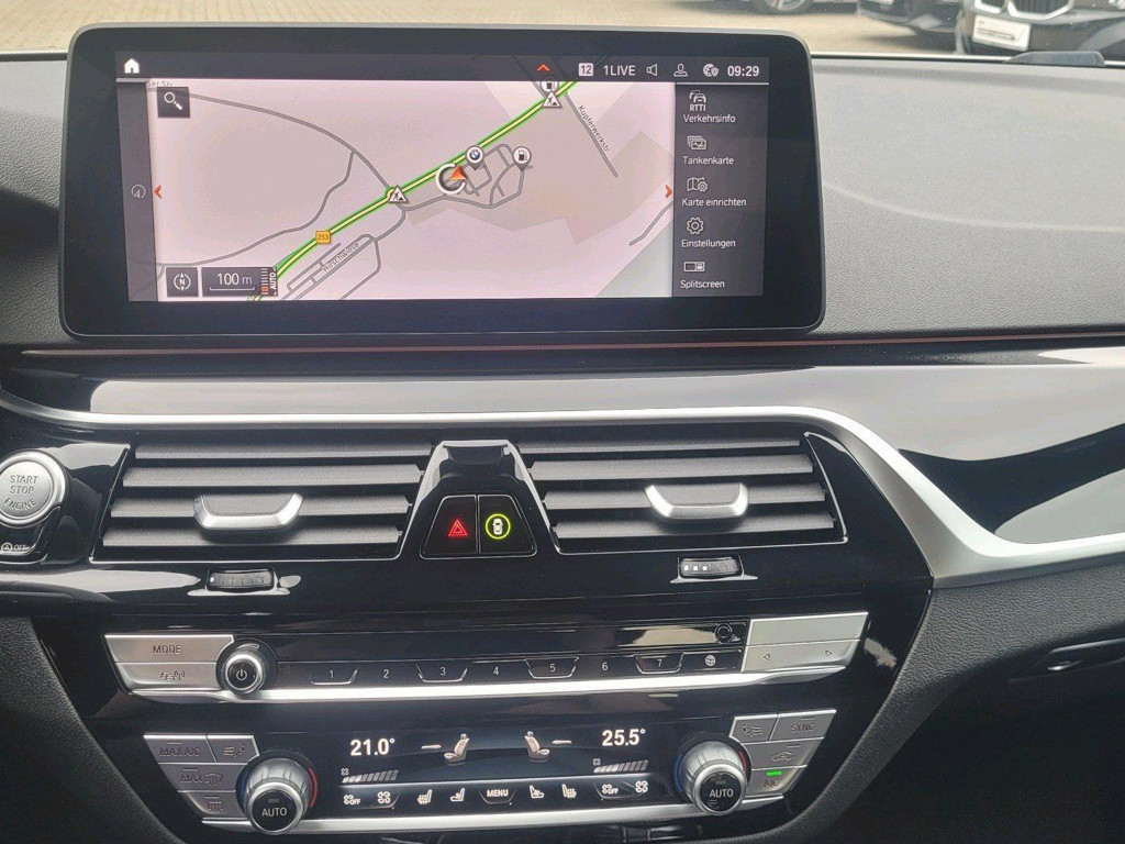 BMW M550