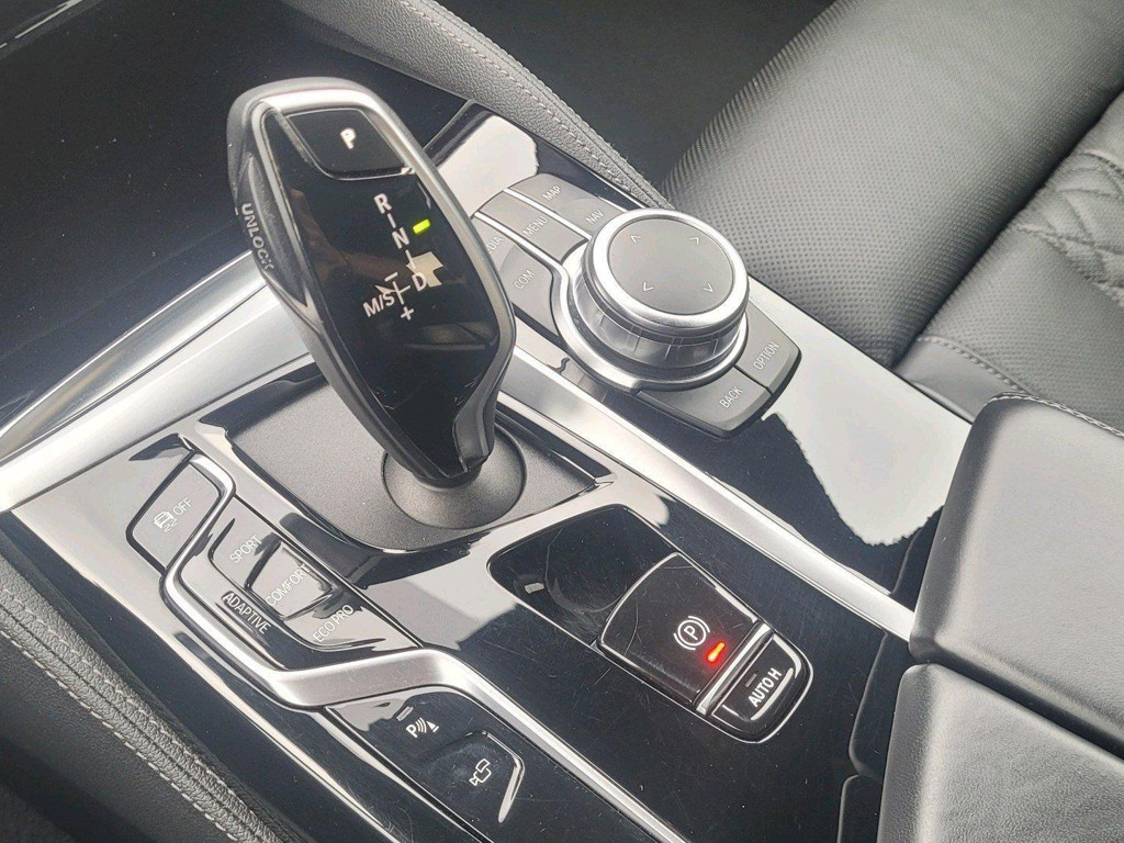 BMW M550