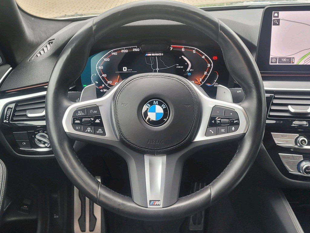 BMW M550