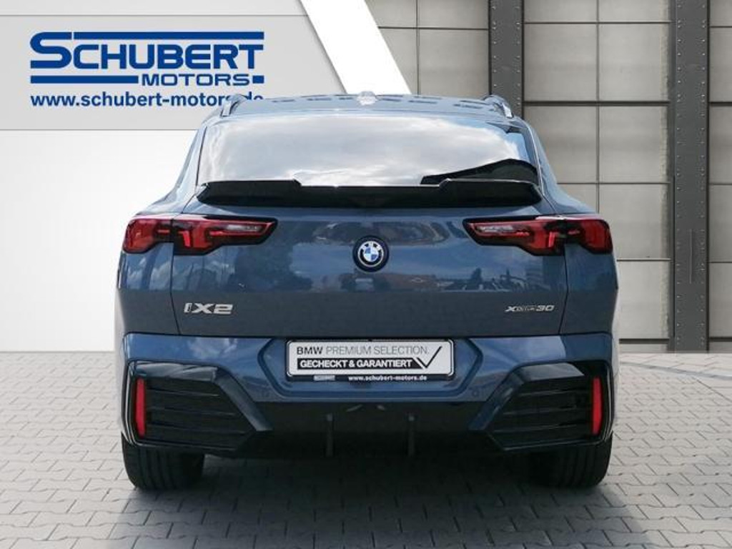 BMW iX2