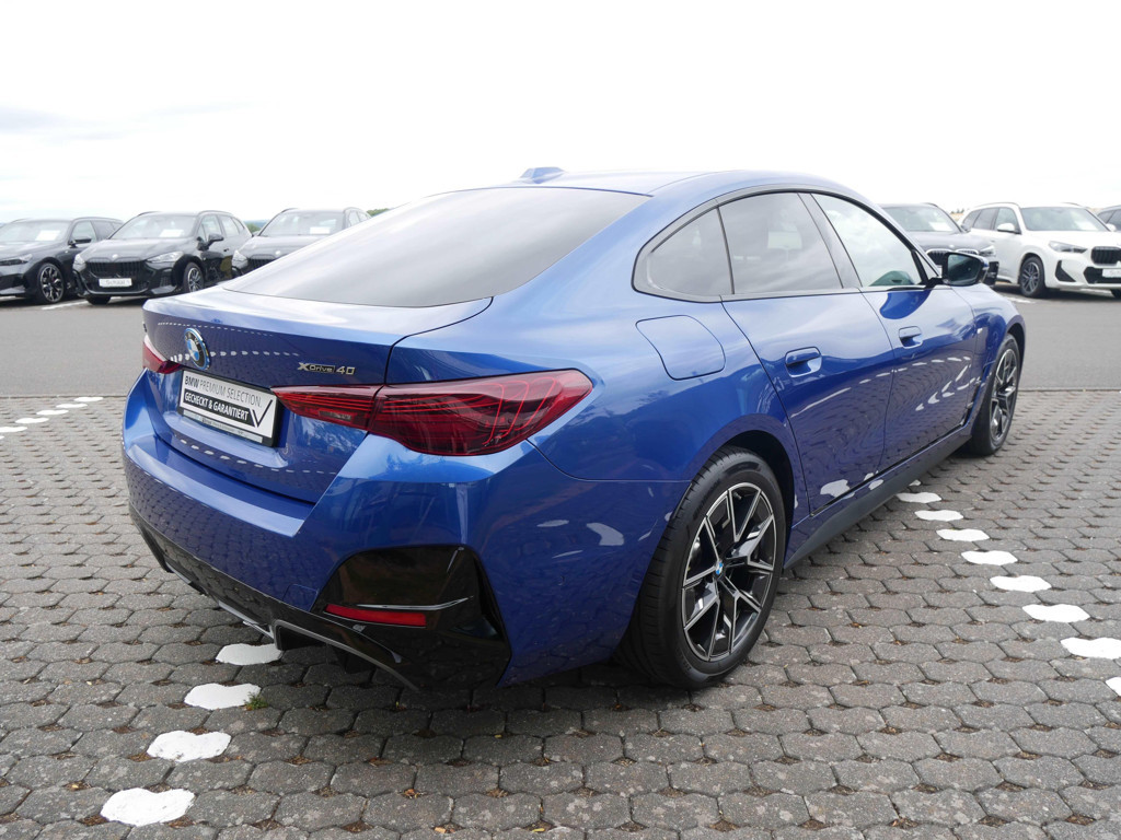 BMW i4