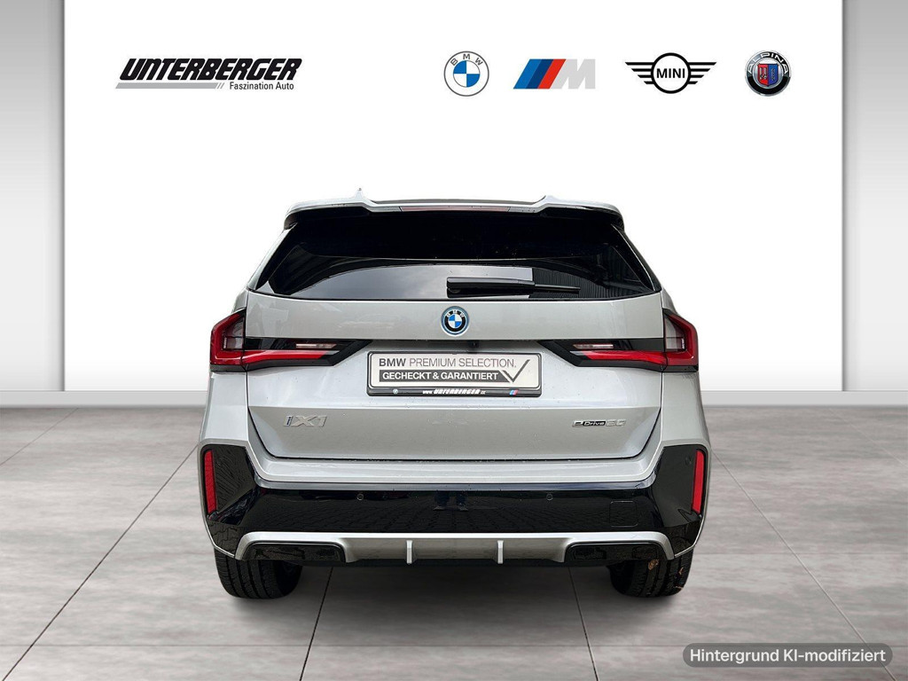 BMW iX1