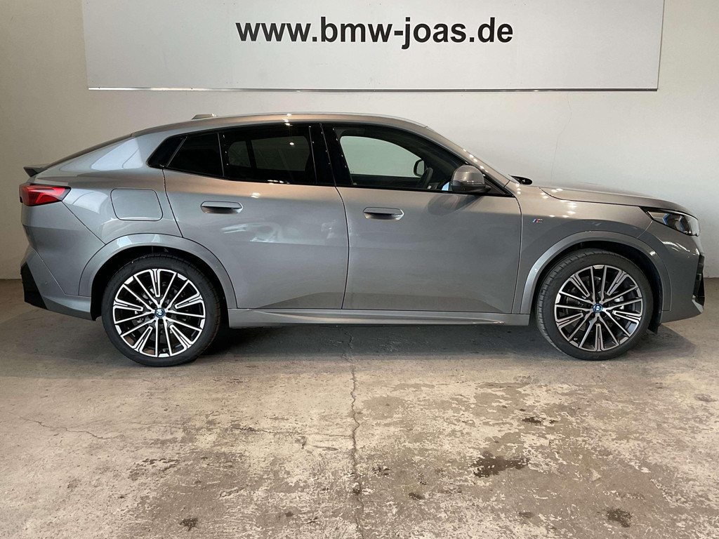 BMW iX2