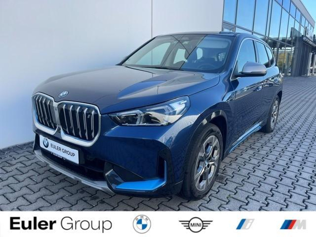 BMW iX1