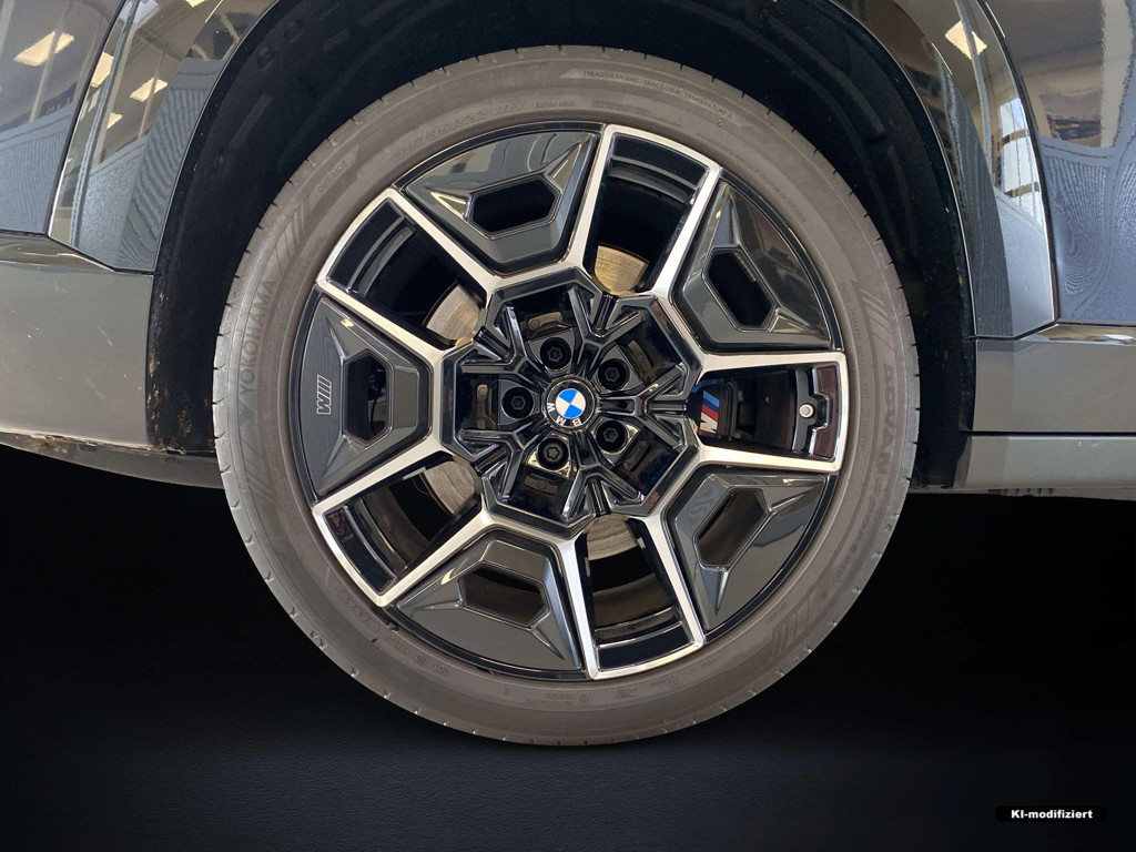 BMW XM
