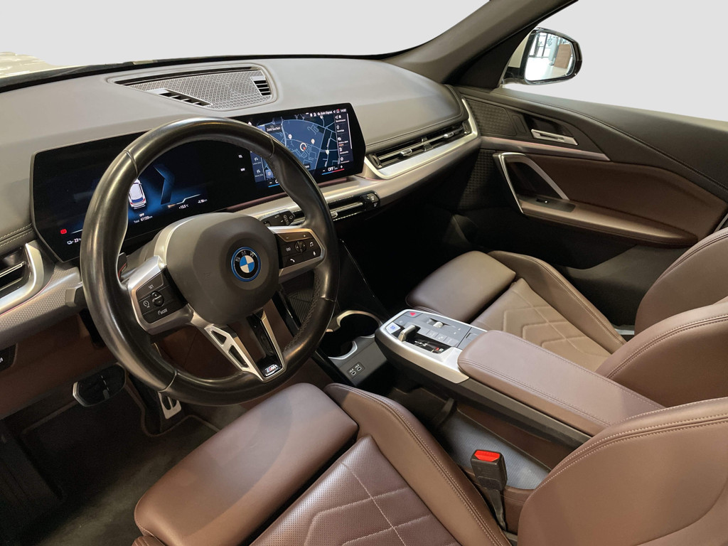 BMW iX1