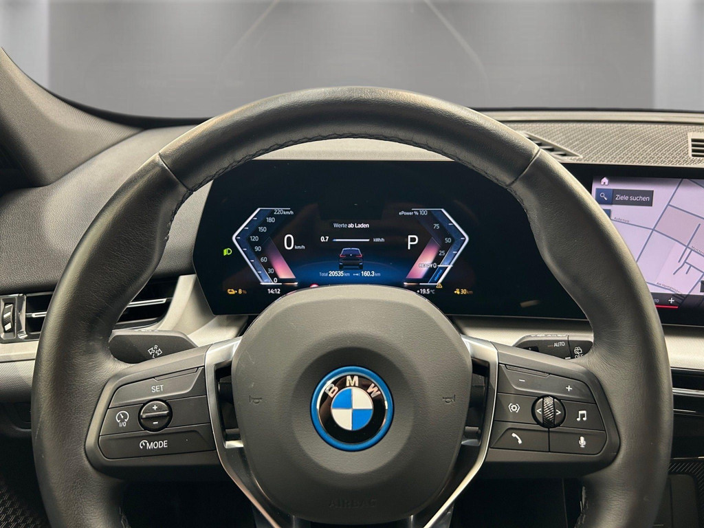 BMW iX1