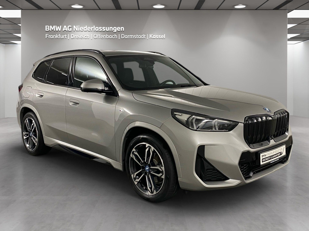 BMW iX1