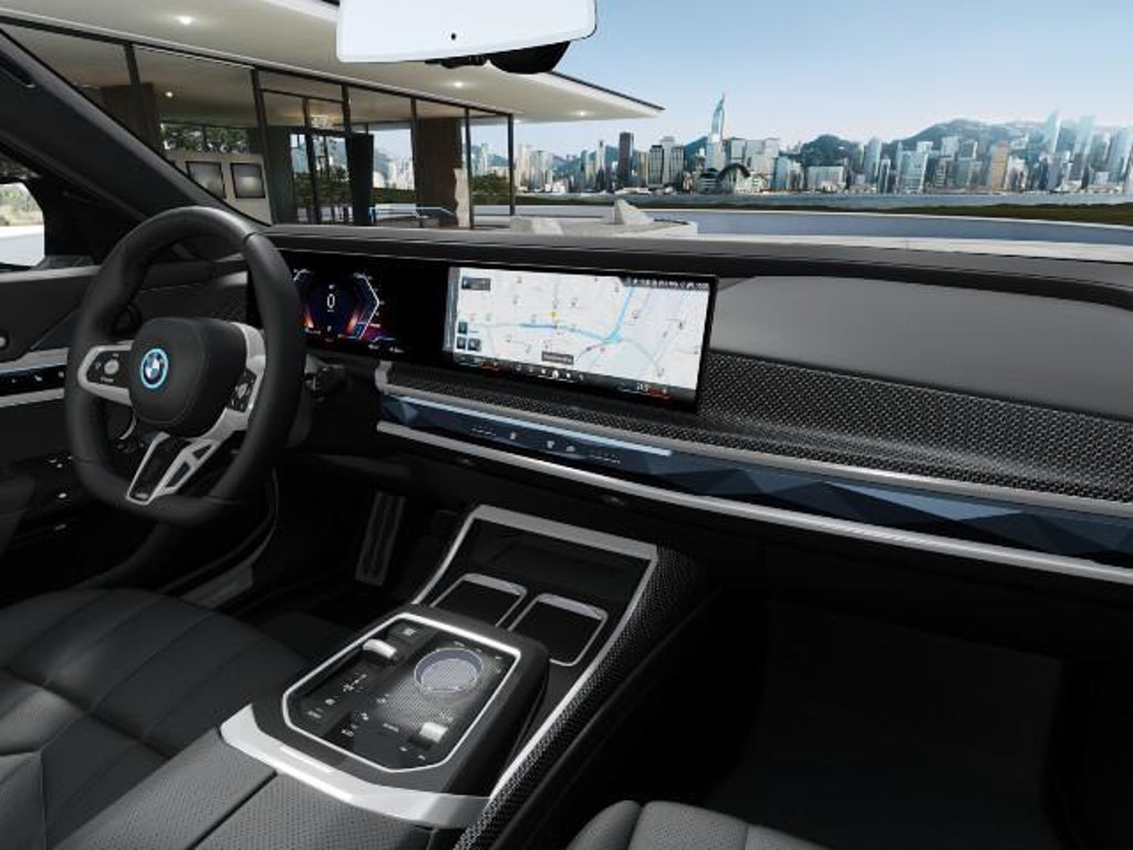 BMW i7