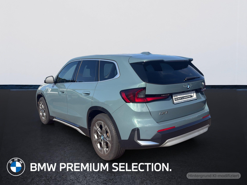 BMW iX1